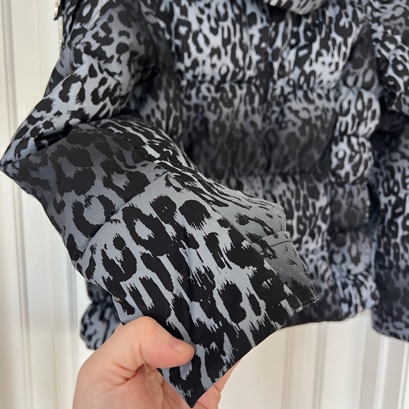 Obermeyer Leopard Print Puffer Jacket – Women’s Size 8 Ski Snowboard Winter Coat - Picture 15 of 16